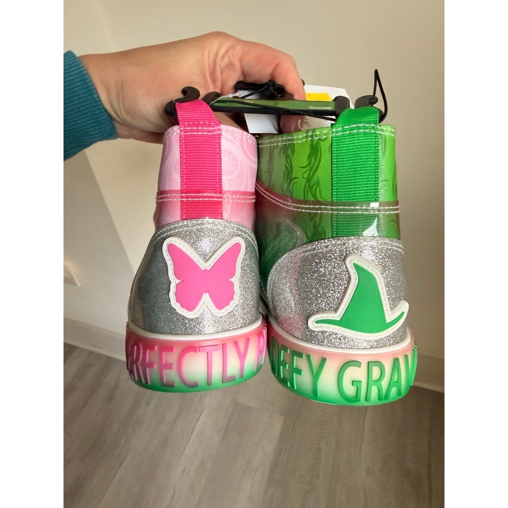 NWT WOMENS WICKED Disney inspired sneakers pink green‎ defy gravity size 8